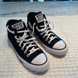 NWOT Converse Chuck Taylor All Star Madison Mid-Top Sneaker - Women's - black